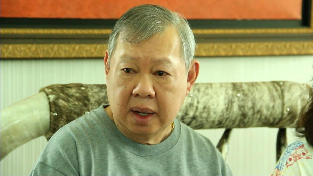 เสี่ยปรีชาใจดีเปิดบ้านขนเงินสด5ล้านบาทแจกคนยากจนเนื่องในวันตรุษจีน