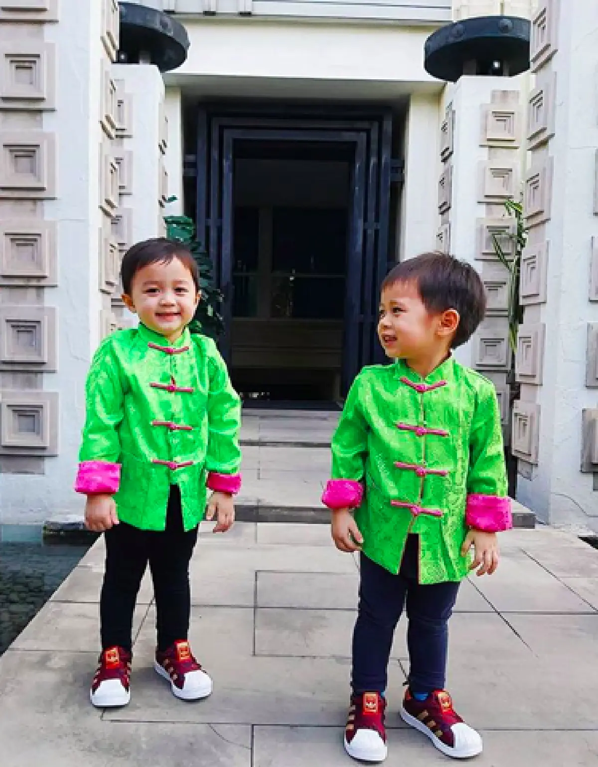 10 ภาพ อาตี๋อาหมวยซุปตาร์วัยใส จัดเต็มความน่ารักรับอั่งเปาวันตรุษจีน