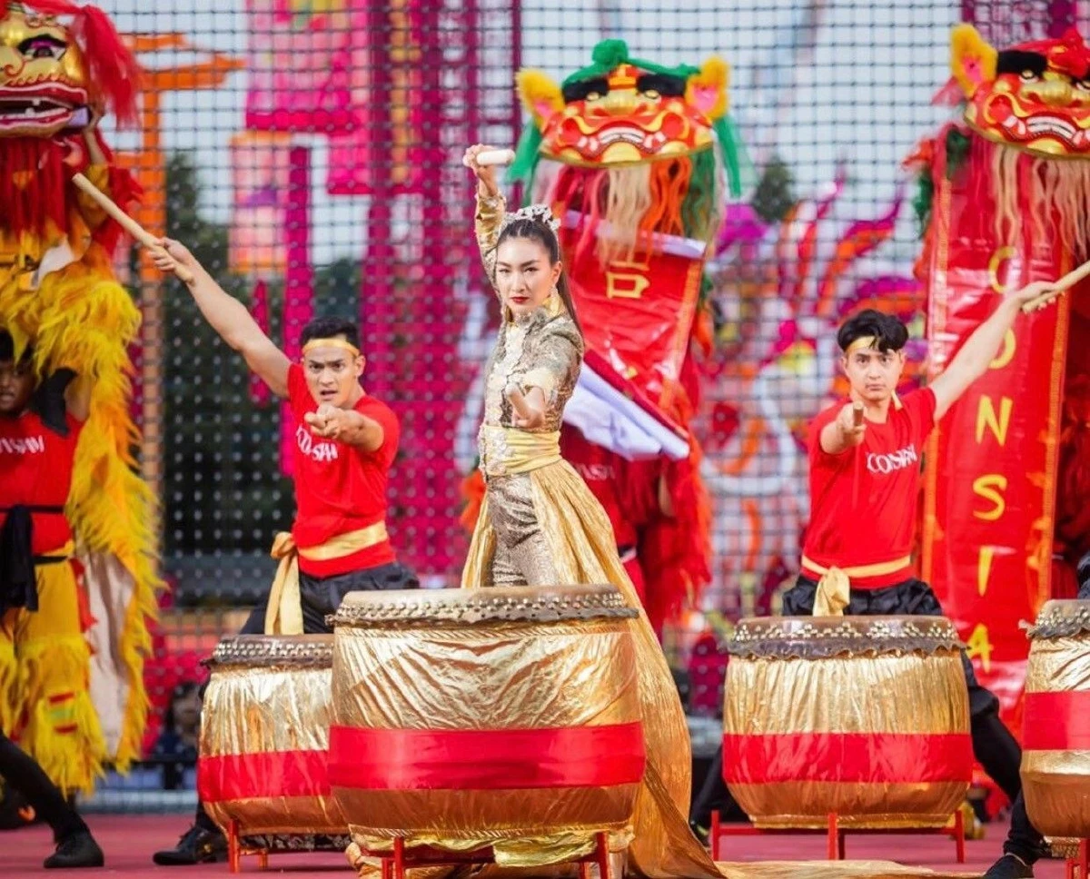 ส่องภาพซุปตาร์แต่งสวยหล่ออลังการ ฟาดงานอีเว้นท์ใหญ่เฮงรับตรุษจีน