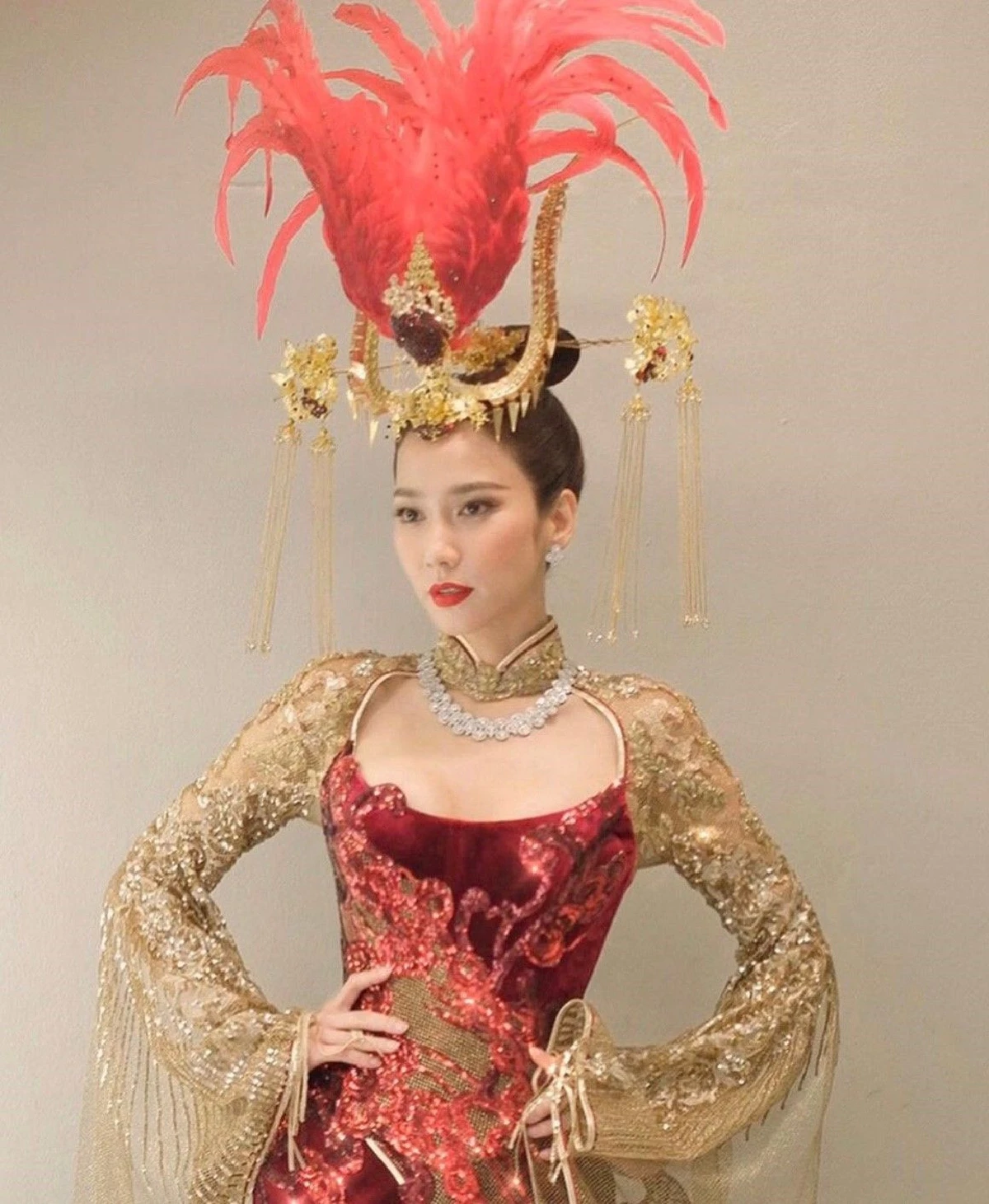 ส่องภาพซุปตาร์แต่งสวยหล่ออลังการ ฟาดงานอีเว้นท์ใหญ่เฮงรับตรุษจีน