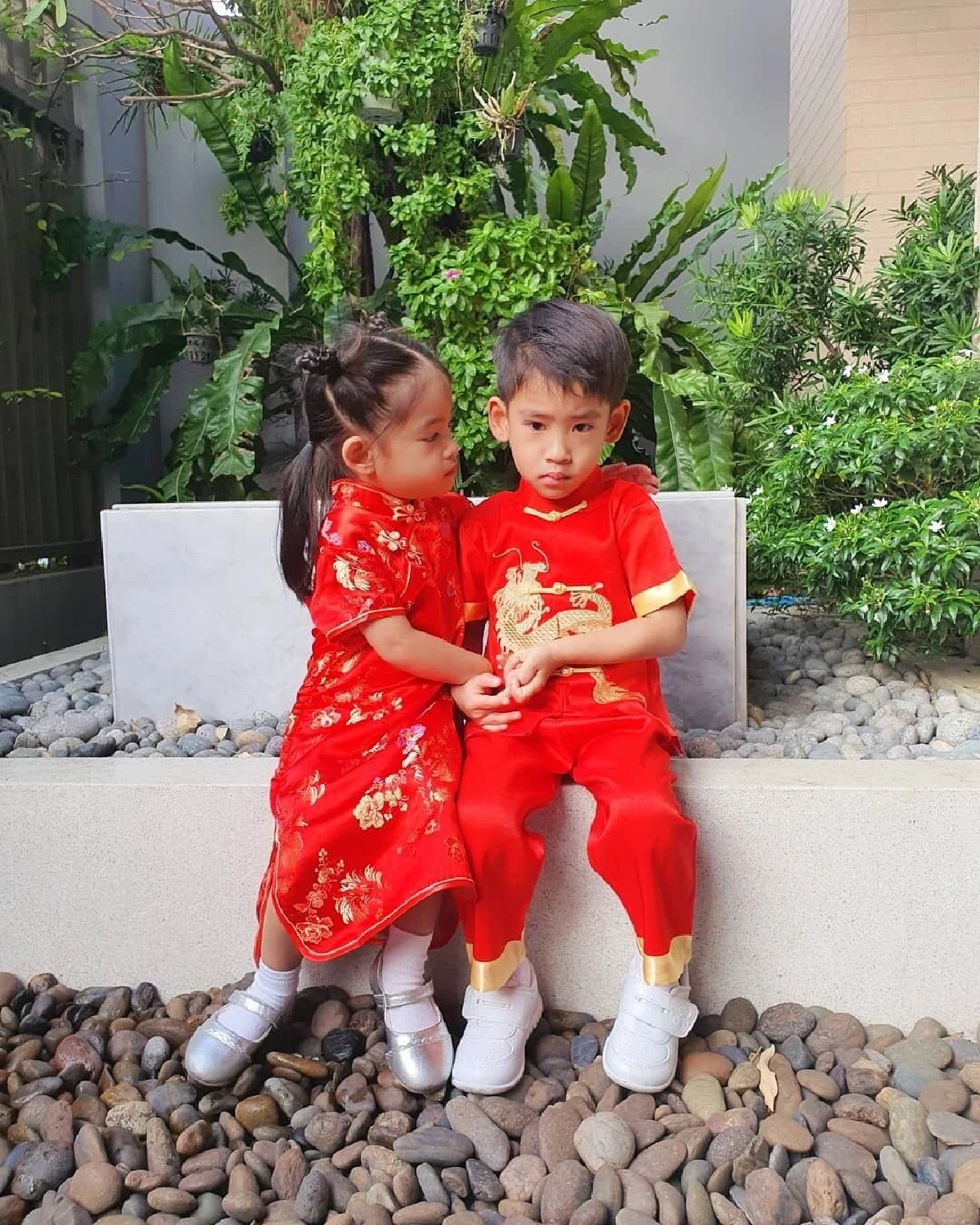 10 ภาพ อาตี๋อาหมวยซุปตาร์วัยใส จัดเต็มความน่ารักรับอั่งเปาวันตรุษจีน