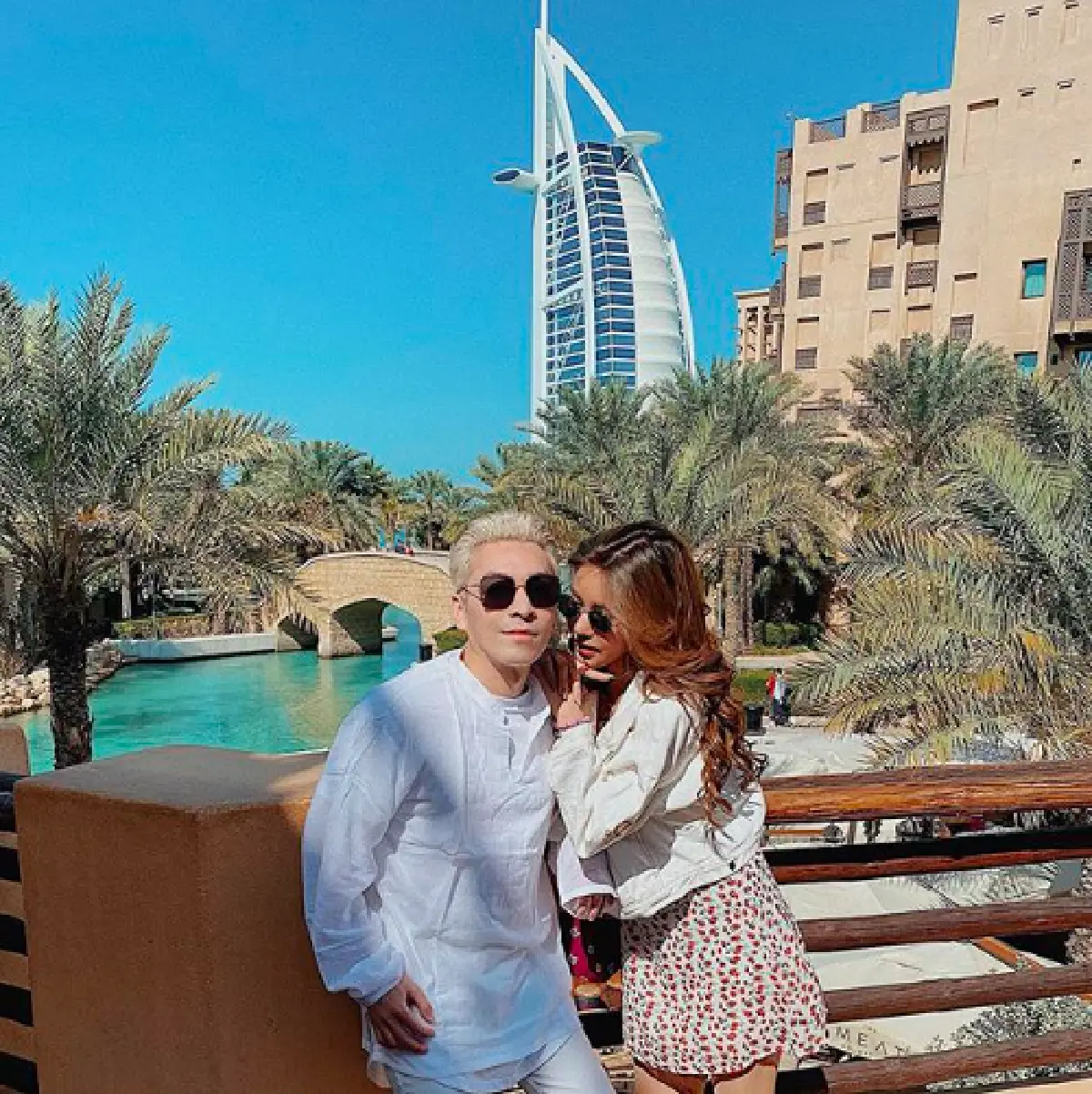 “นุ๊กซี่” หวานใจ "ปู แบล็คเฮด” กับลุคแปลกตาในชุดมิดชิดถูกกาลเทศะ  เที่ยวมัสยิดที่ดูไบ