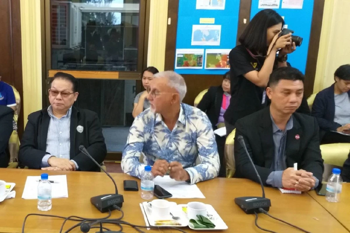 ทัวร์จีนไปภูเก็ตลดเหลือวันละ2พันคน พ่อเมืองฮึ่ม! จัดการเฟคนิวส์