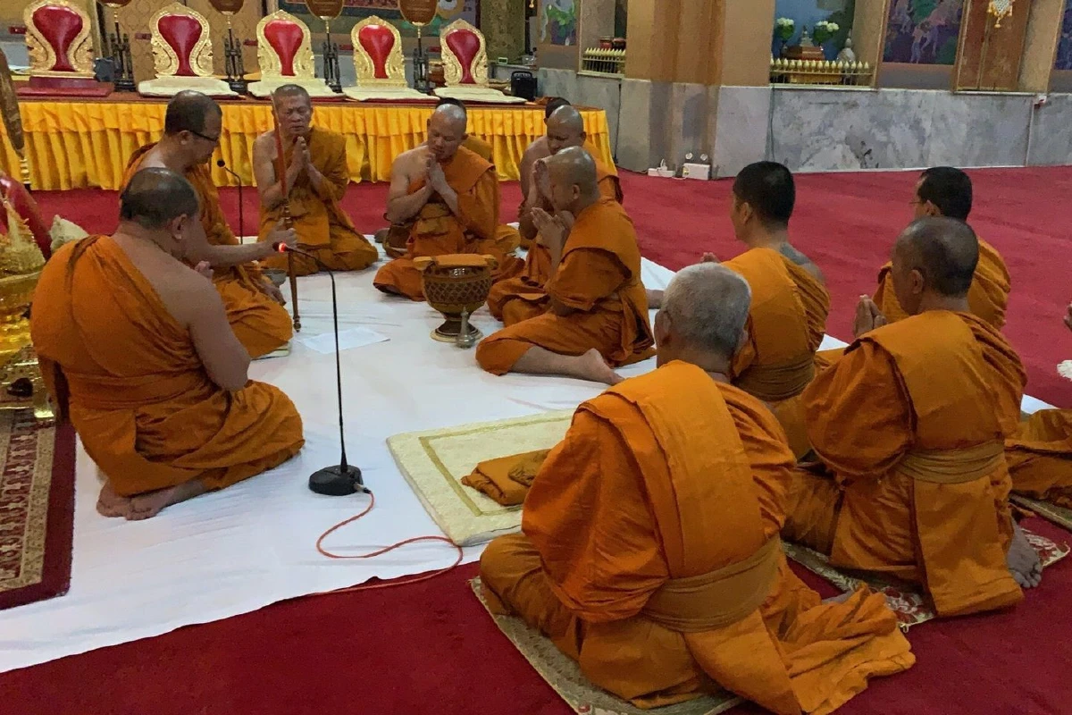 "บิ๊กโจ๊ก" พึ่งทางธรรมบวชแล้วที่วัดไทยพุทธคยา ประเทศอินเดีย