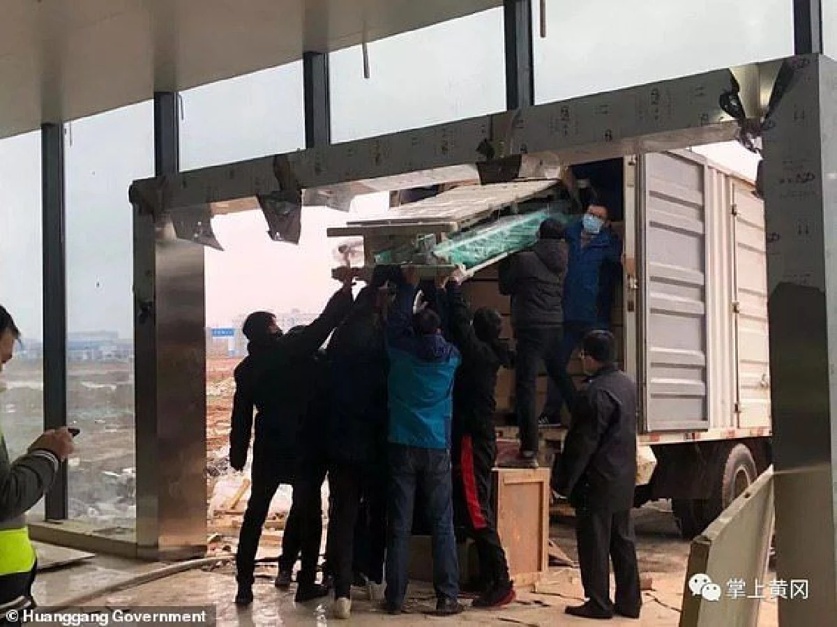 เมืองหวงกังสั่งเสร็จใน 2 วัน เปิดใช้โรงพยาบาลรับผู้ป่วยโคโรนา