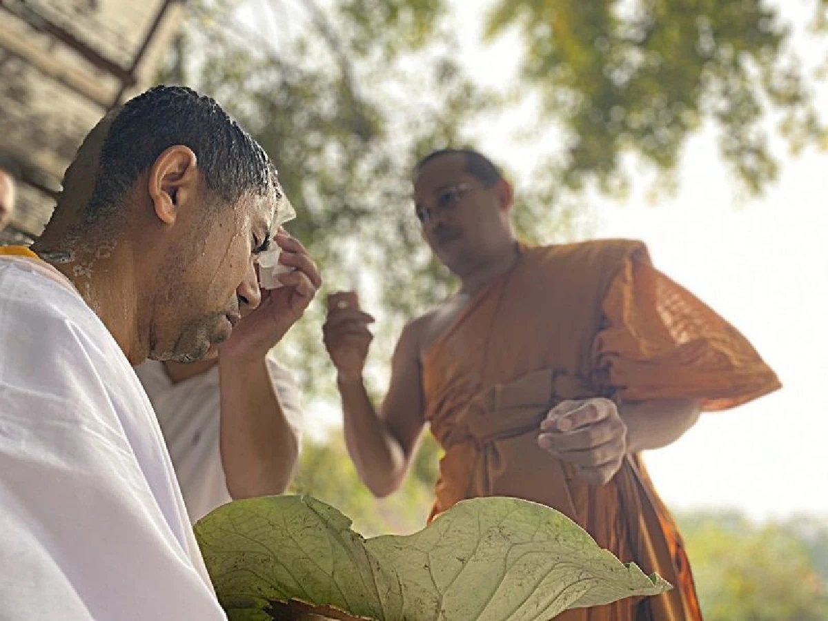"บิ๊กโจ๊ก" พึ่งทางธรรมบวชแล้วที่วัดไทยพุทธคยา ประเทศอินเดีย