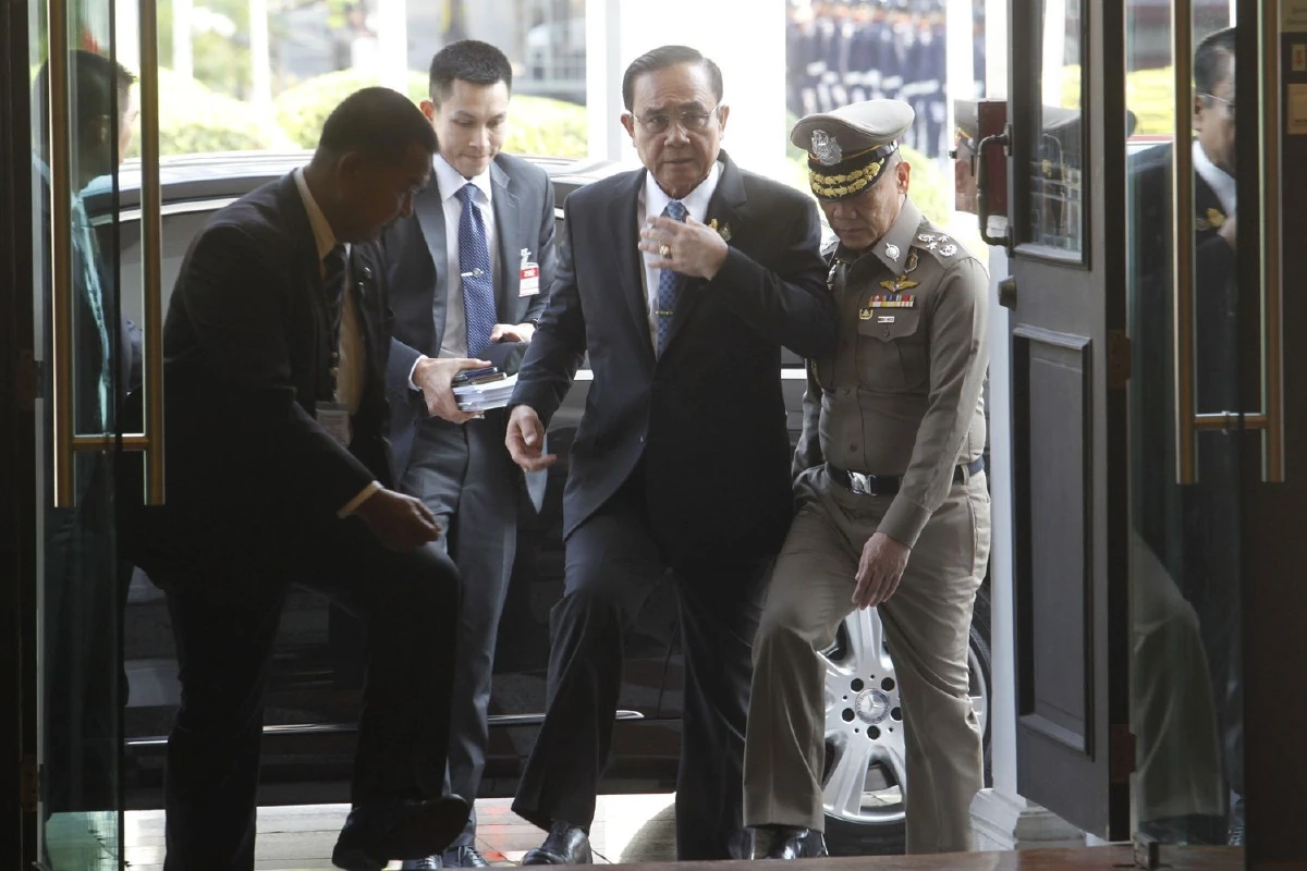 "บิ๊กตู่"ลั่นขจัดตำรวจไม่ดี บิ๊กช้างโผล่ร่วมวงประชุมก.ตร.