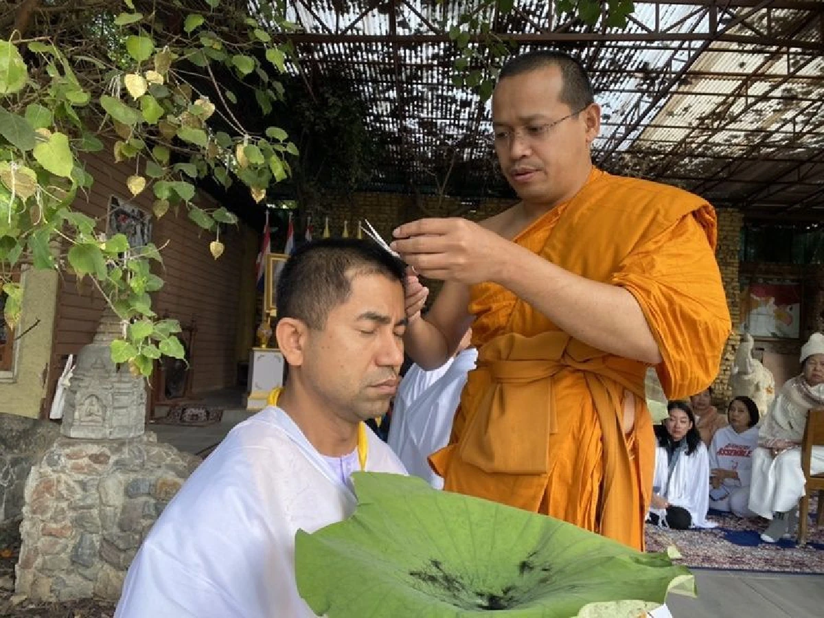 "บิ๊กโจ๊ก" พึ่งทางธรรมบวชแล้วที่วัดไทยพุทธคยา ประเทศอินเดีย