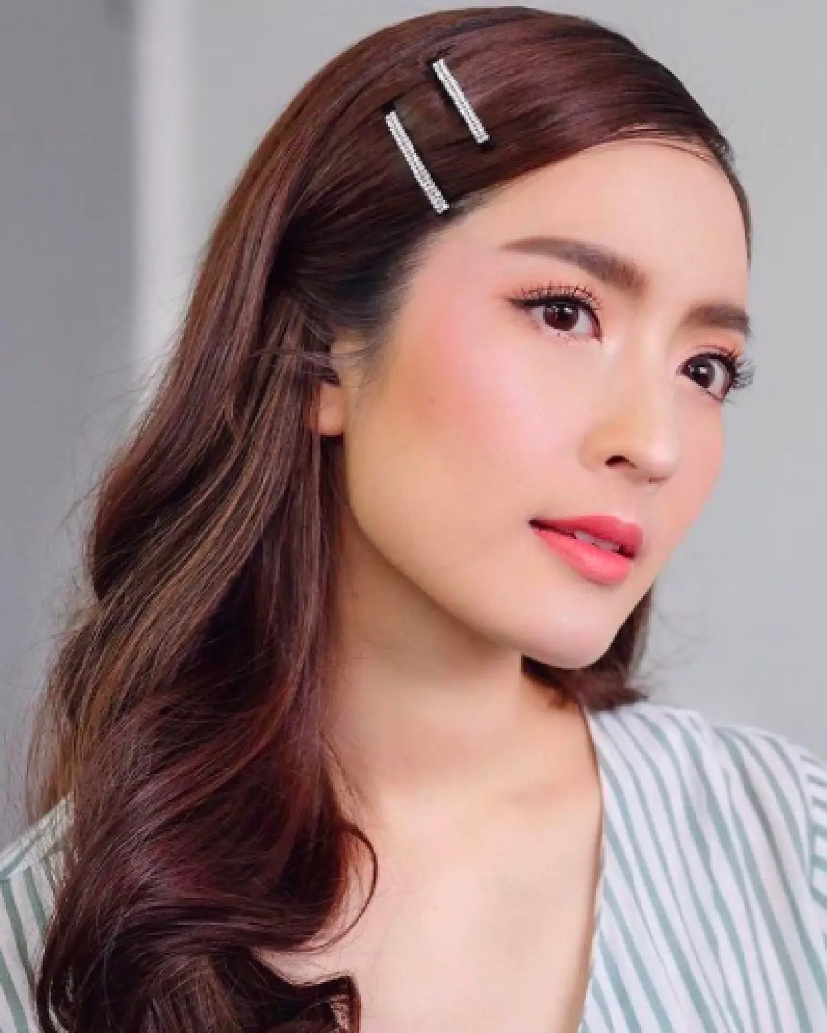 ปังอีกแล้ว "แอฟ ทักษอร” เผยผมสั้นลุคใหม่ ที่ทำให้ใบหน้าดูเด็กมาก