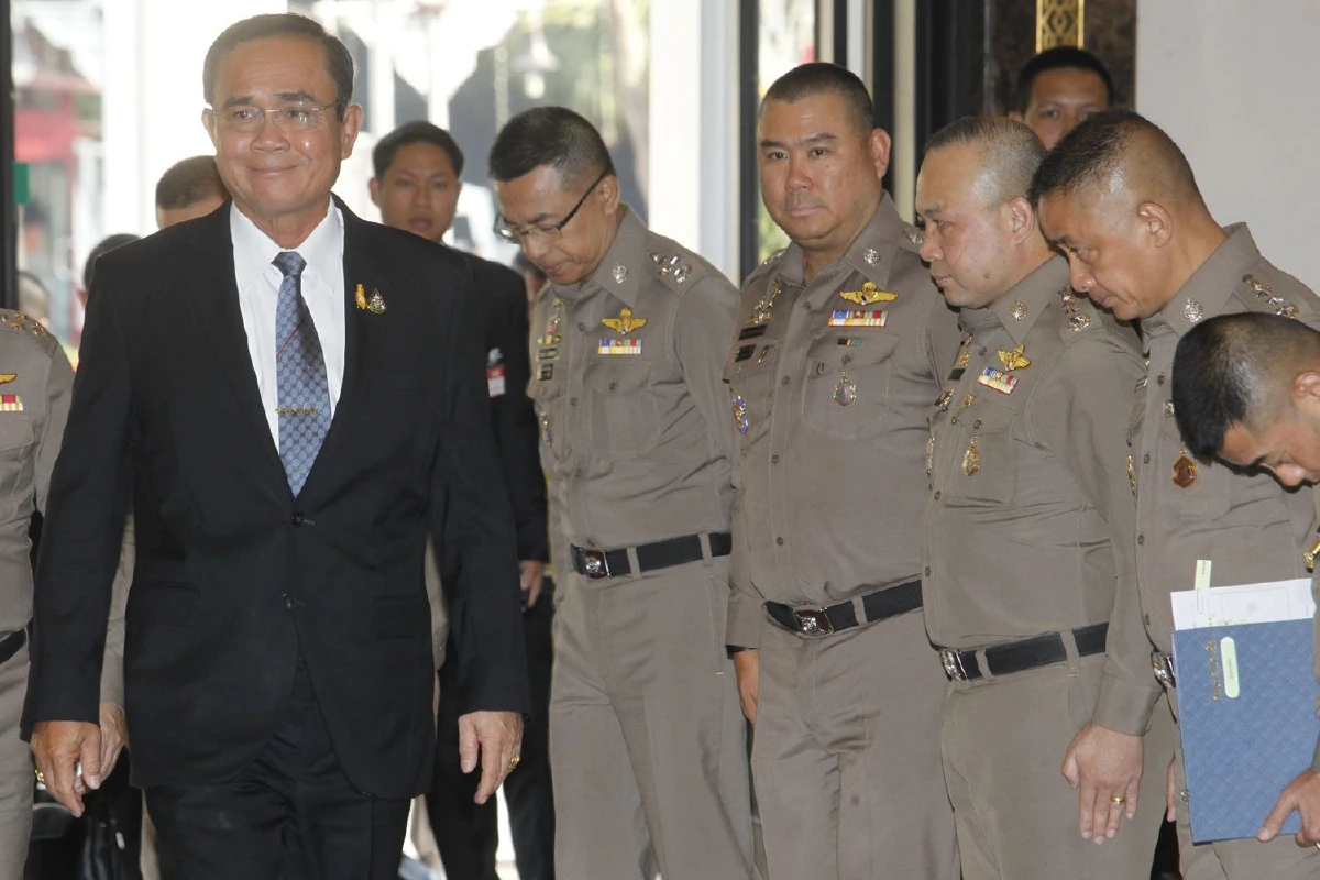 "บิ๊กตู่"ลั่นขจัดตำรวจไม่ดี บิ๊กช้างโผล่ร่วมวงประชุมก.ตร.