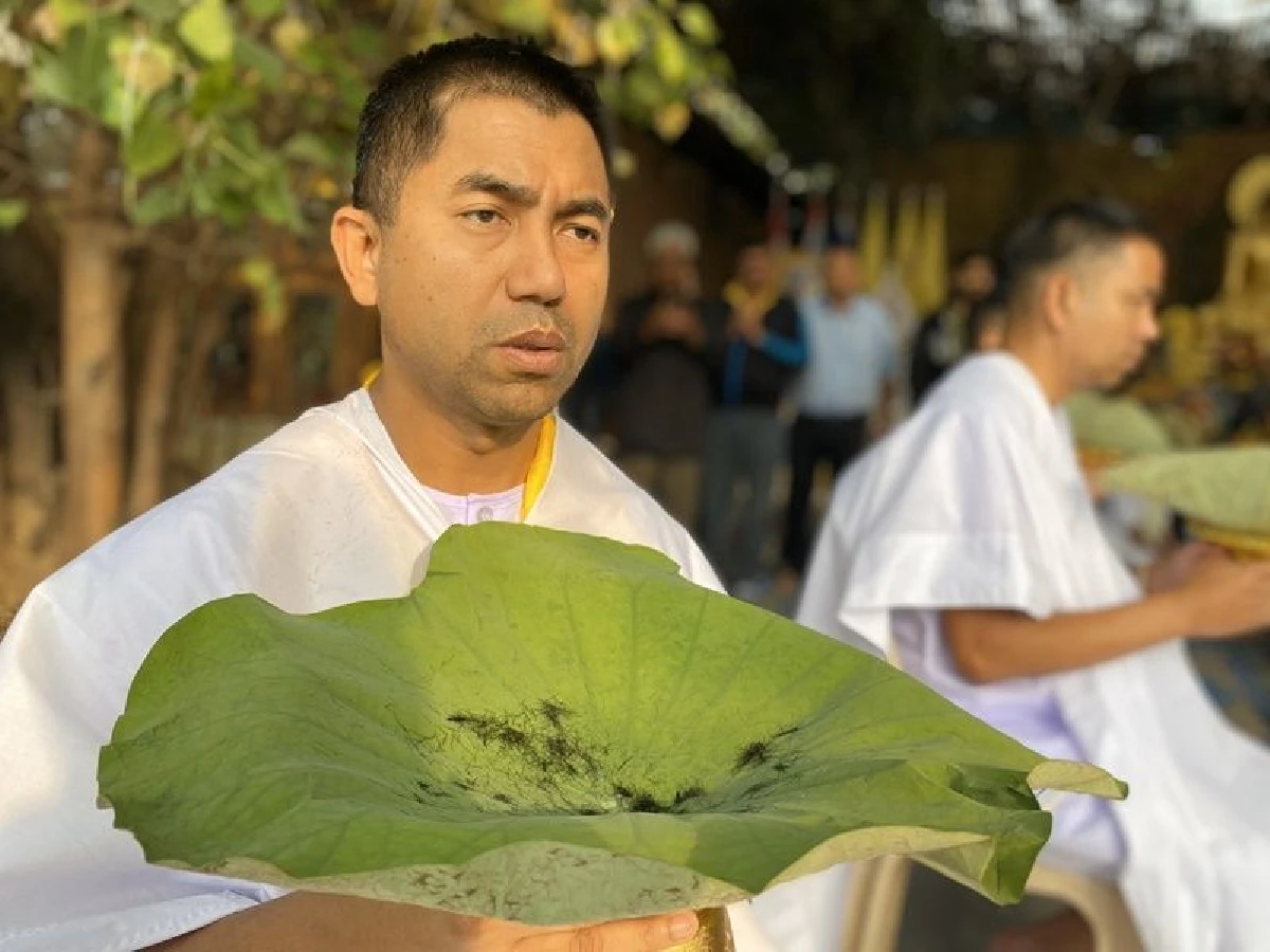 "บิ๊กโจ๊ก" พึ่งทางธรรมบวชแล้วที่วัดไทยพุทธคยา ประเทศอินเดีย