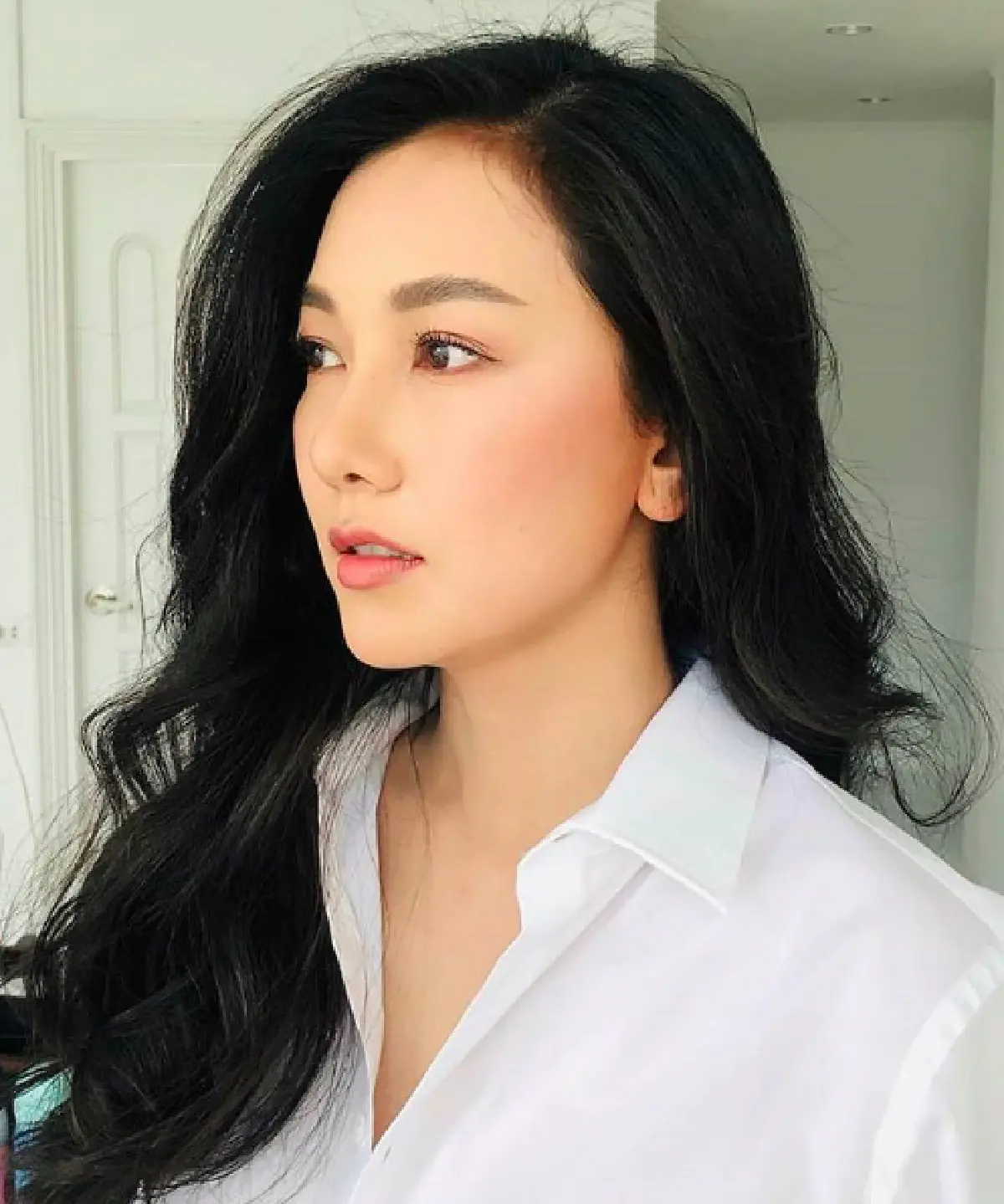 “นุ่น วรนุช” เผยภาพสุดแซ่บ! ท่อนบนเรียบร้อยมิดชิด แต่ท่อนล่างแซ่บหนัก