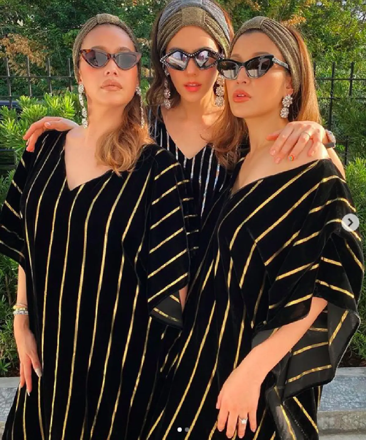 “แพร วทานิกา” ชวนเพื่อนซี้ “ชมพู่-เอมมี่” ใส่ชุดกลุ่ม ถ่ายภาพสวยๆ เก๋ๆ ฮาๆ 