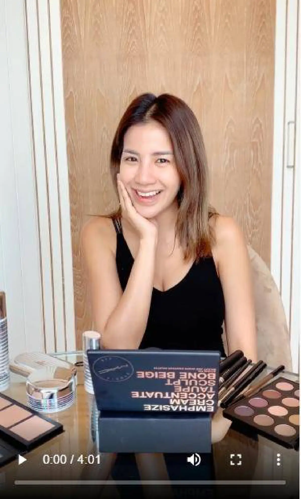 ใบเตย อาร์สยาม ในชุดคลุมท้องลายดอกเซ็กซี่เบาๆ ลุคนี้สวยหวานแปลกตา