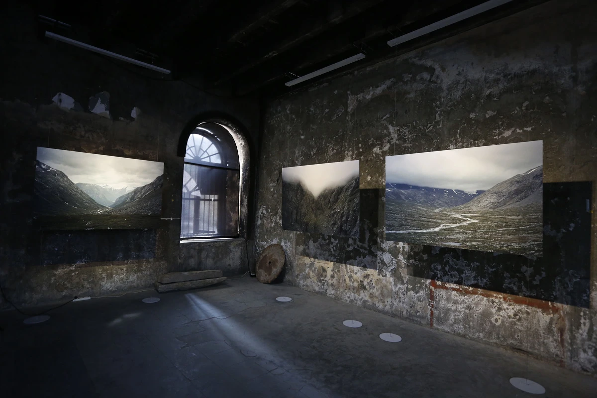 'Hundred Years Between' นิทรรศการภาพถ่ายตามรอยเสด็จฯ ร.5 โดยท่านผู้หญิงสิริกิติยา เจนเซน