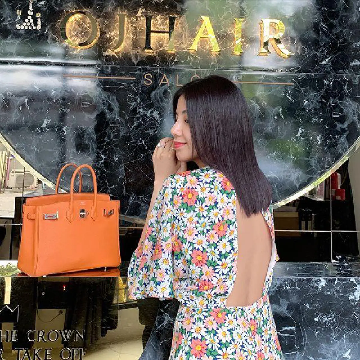 ใบเตย อาร์สยาม ในชุดคลุมท้องลายดอกเซ็กซี่เบาๆ ลุคนี้สวยหวานแปลกตา