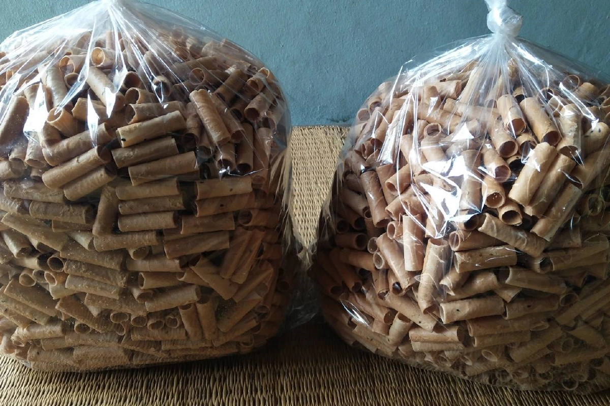 หนุ่มใหญ่ทิ้งตำแหน่งงานเทศบาล ทำขนมทองม้วนขายรายได้งาม