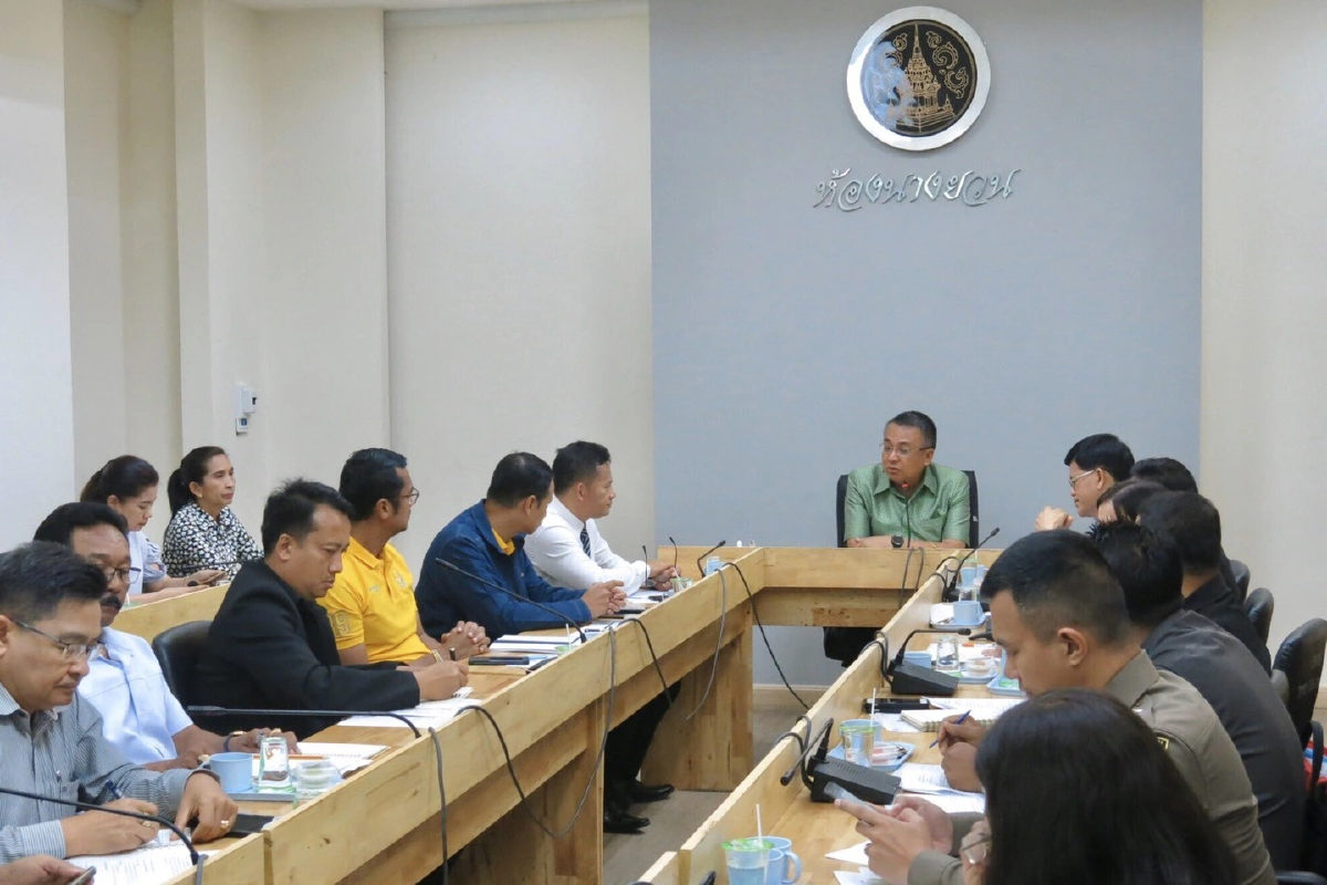 ทบ.-ทอ.ส่งพยาบาลคัดกรองผู้โดยสารขาเข้าสนามบินสุราษฎร์ฯ-เกาะสมุย