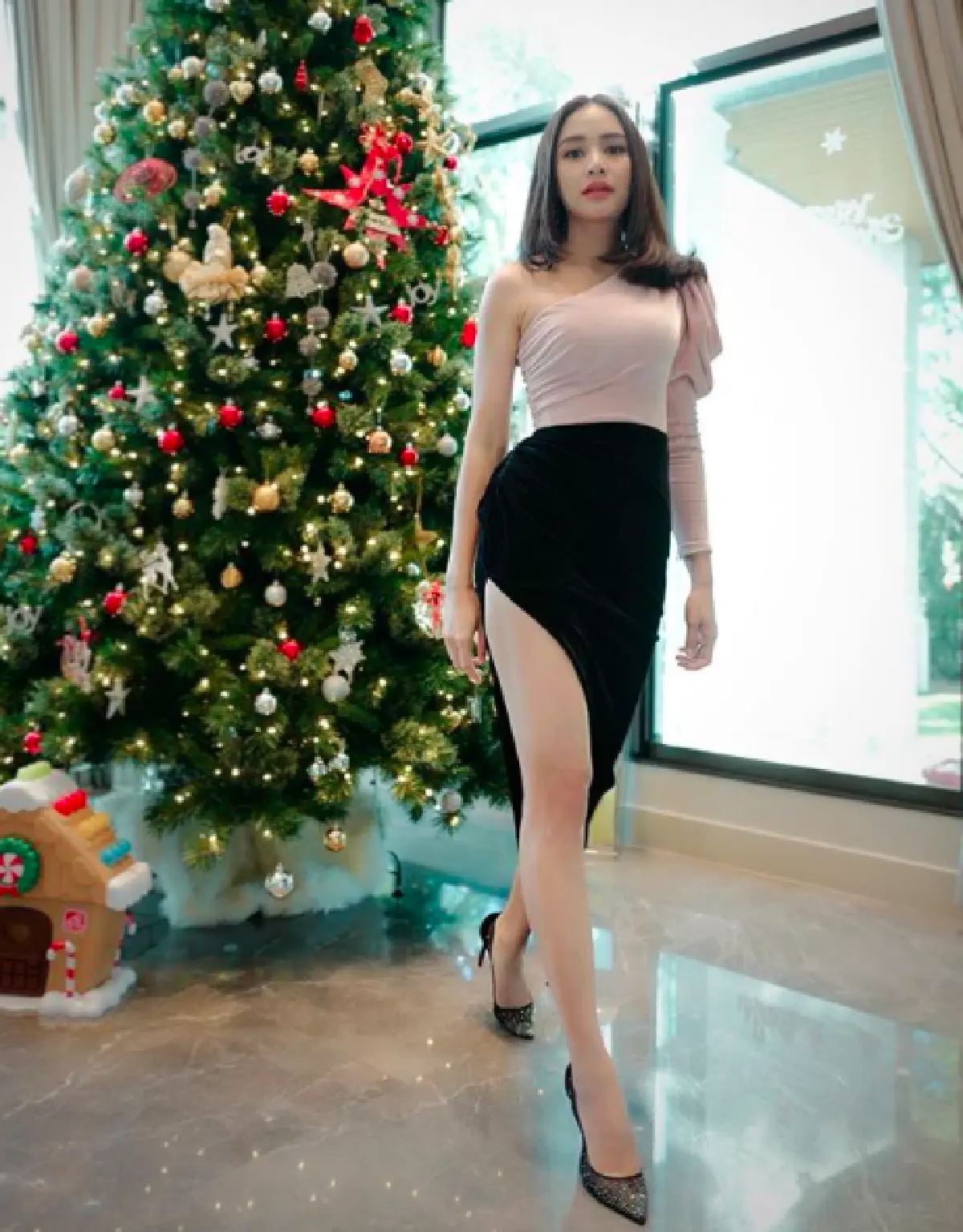 “กระแต ศุภักษร” กลับมาทวงบัลลังก์เซ็กซี่  สวมชุดชั้นในอวดหุ่นสุดเป๊ะ 