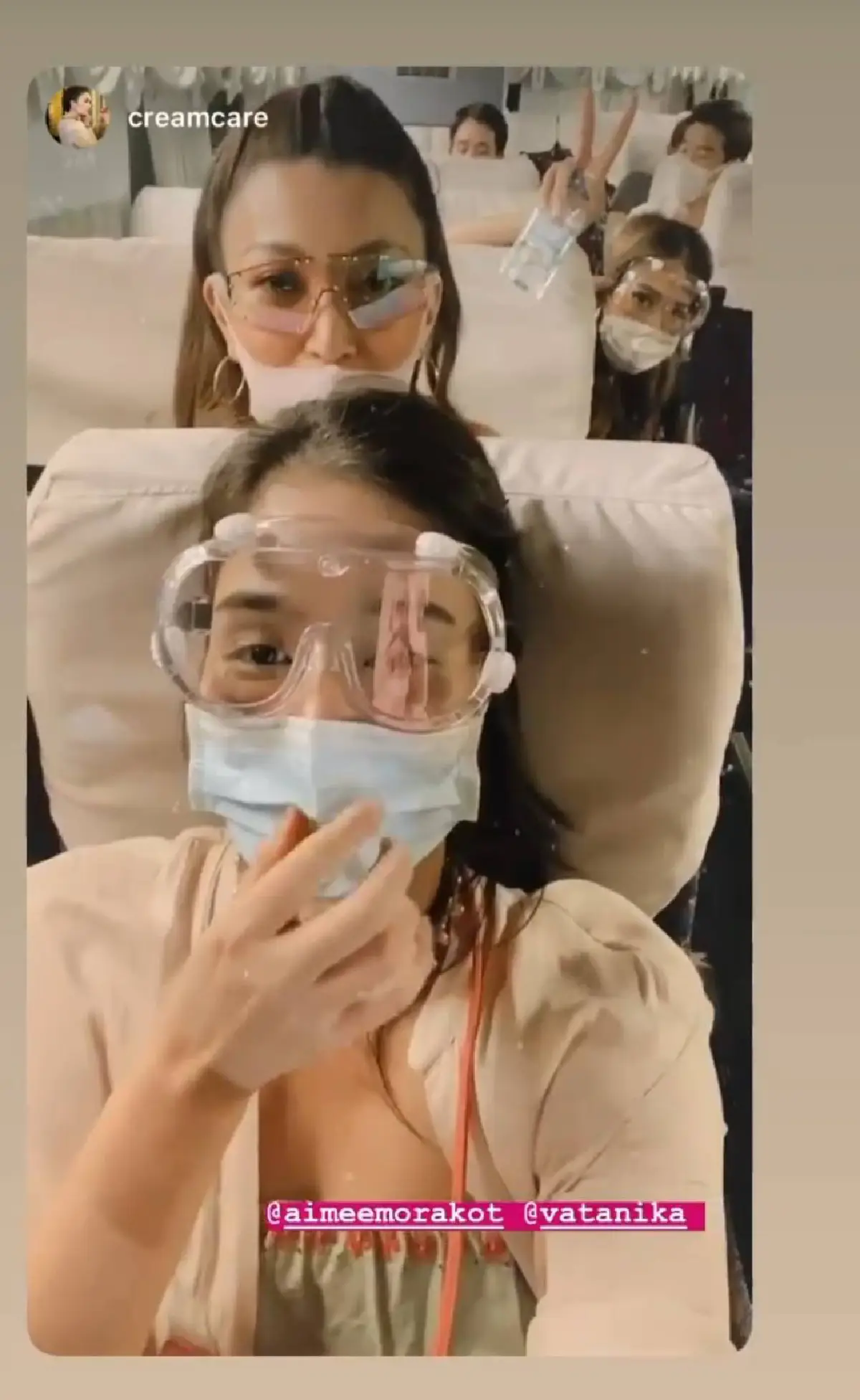 "เอมมี่-ไฮโซคิด” ทุ่มทุนเหมารถทัวร์ พาเพื่อนเที่ยวงานดนตรีฉลองวันเกิด