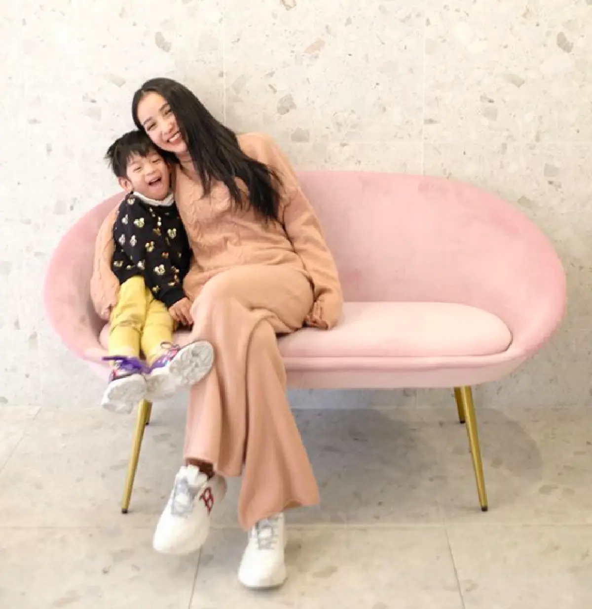 "แพท-โอ๊ต" พา “น้องเรซซิ่ง” จัดทริปรับลมหนาวเที่ยวเกาหลี 