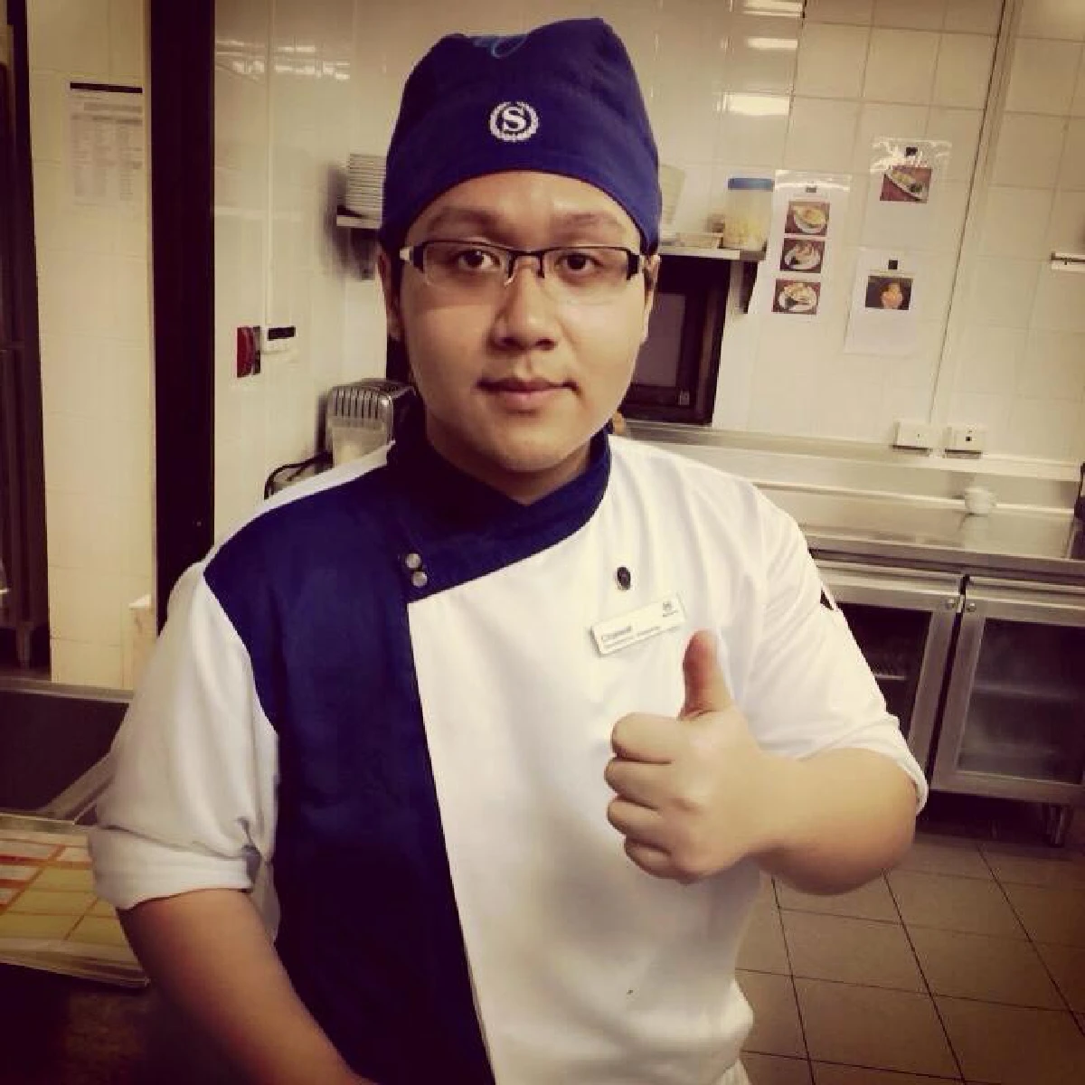 “เศรษฐกิจมันเลวร้าย” เปิดใจเจ้าของร้าน ‘ติดลม หมูทอดปลาร้า’ ลุกขึ้นมาผัด ‘กะเพรา’ ช่วยชาติ