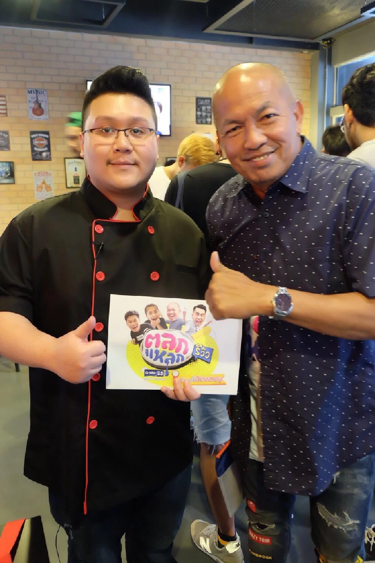 “เศรษฐกิจมันเลวร้าย” เปิดใจเจ้าของร้าน ‘ติดลม หมูทอดปลาร้า’ ลุกขึ้นมาผัด ‘กะเพรา’ ช่วยชาติ