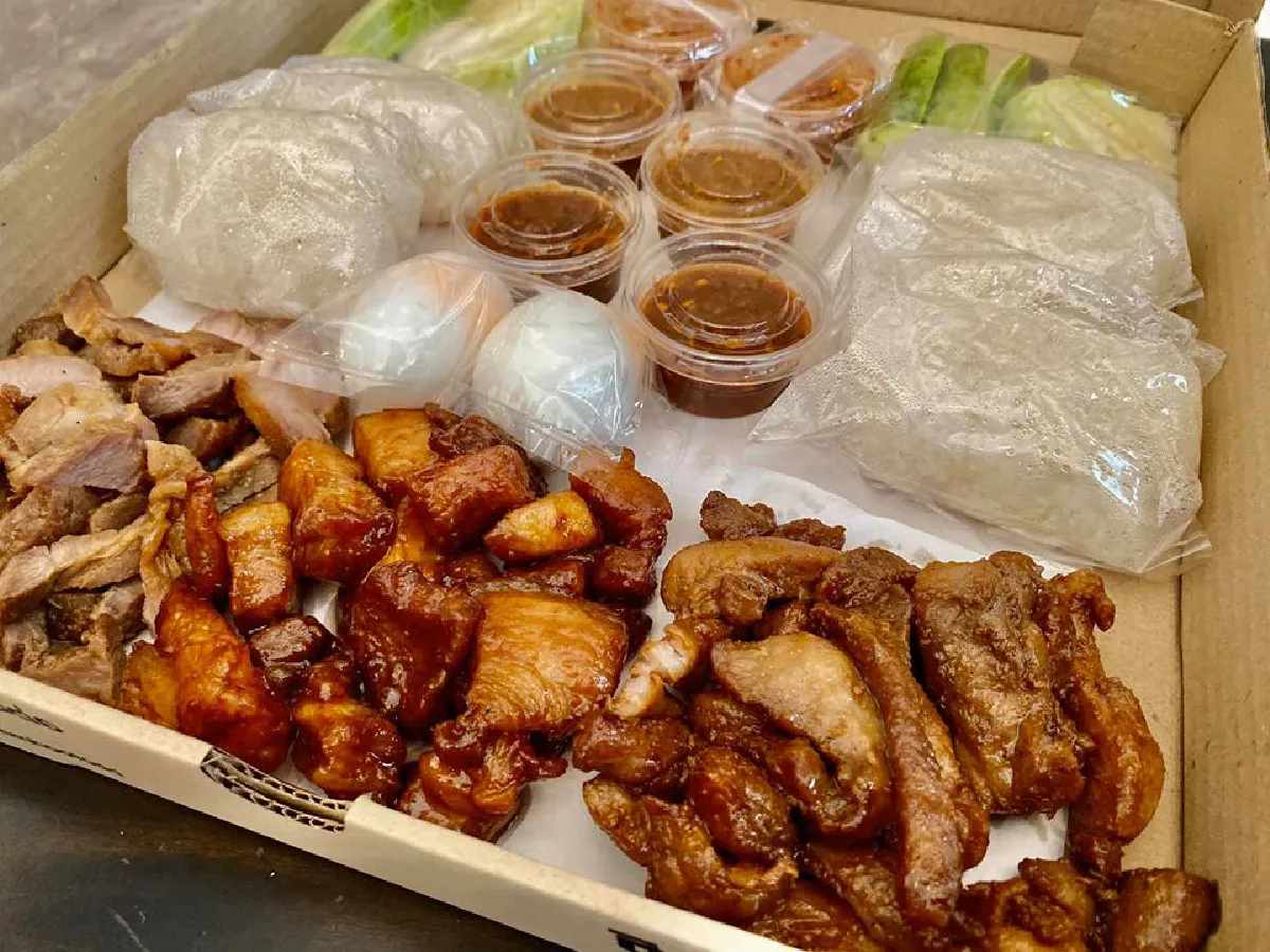 “เศรษฐกิจมันเลวร้าย” เปิดใจเจ้าของร้าน ‘ติดลม หมูทอดปลาร้า’ ลุกขึ้นมาผัด ‘กะเพรา’ ช่วยชาติ