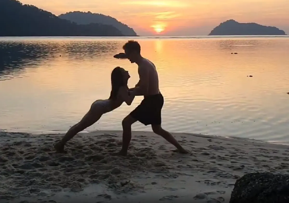 วาววา ณิชารีย์ ขี่หลังแฟนฝรั่ง เฮนรี่ อวดความหวานแบบไม่พัก