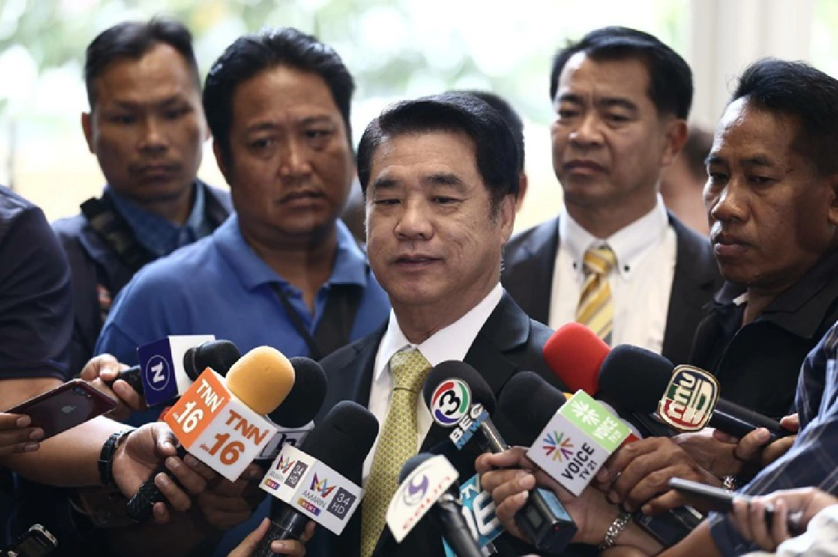 "สามมิตร" รีเทิร์น นัดส.ส. 40 คน กินข้าว ปัดรวมตัวต่อรองเก้าอี้