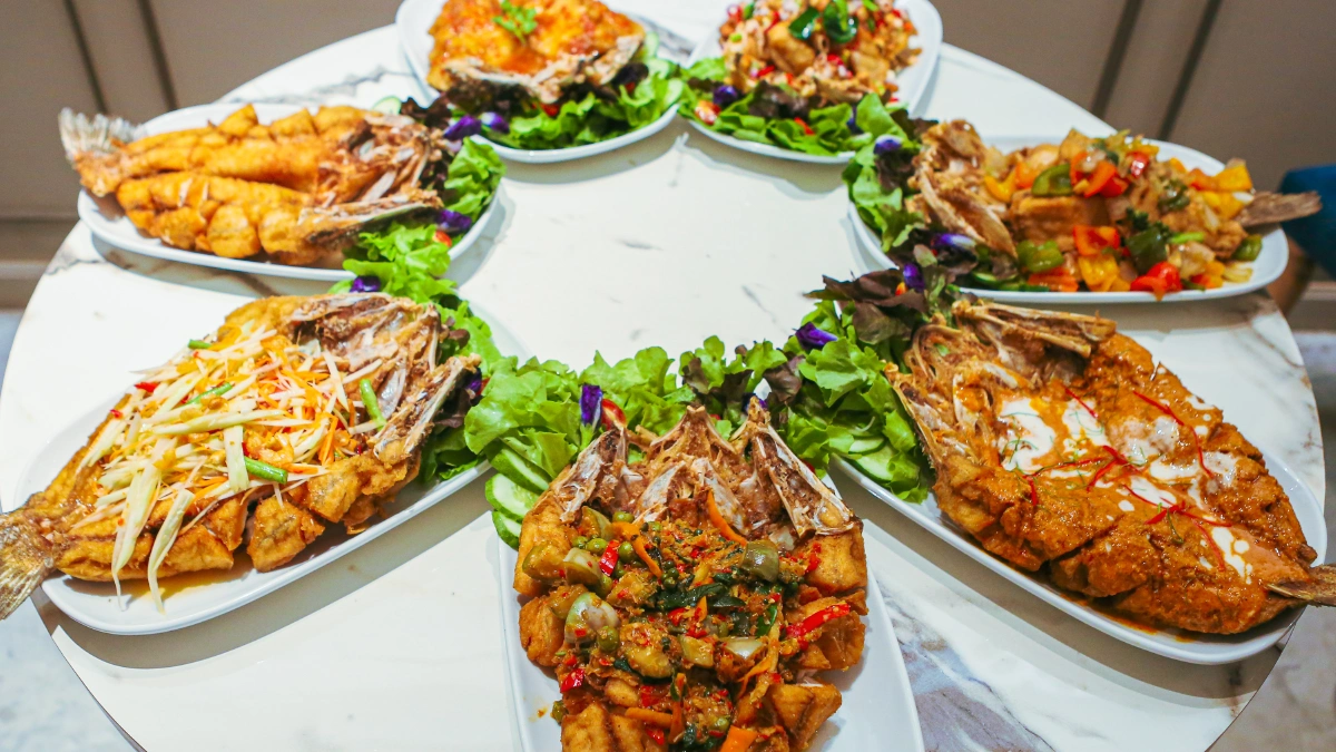 พิสูจน์ความอร่อยแซ่บอาหารไทย-อีสานจานโปรดที่ถูกใจทั้งคนไทยและต่างชาติ @Have a ซี๊ดดด
