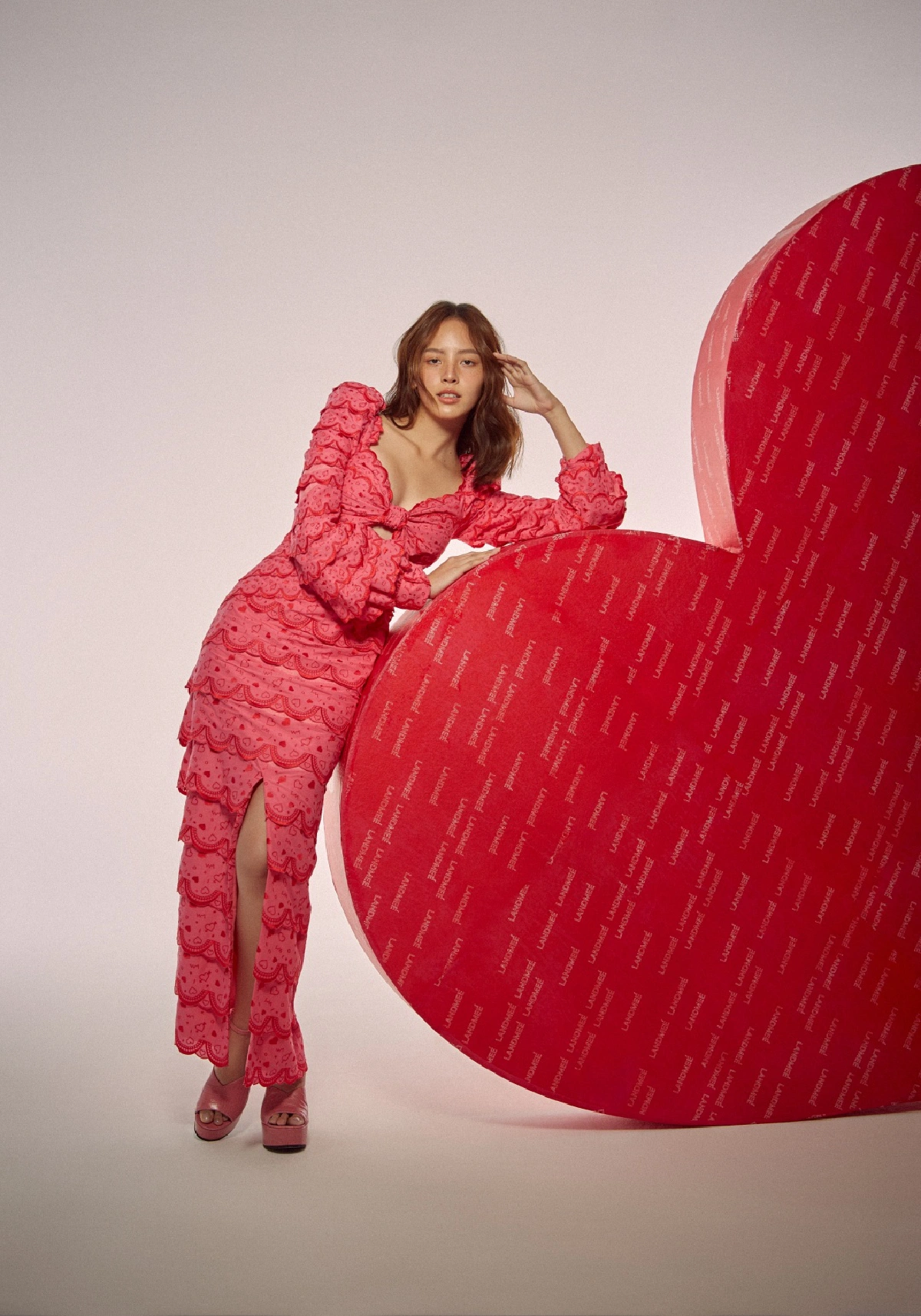 'ณิชา' บอกเล่าเรื่องราวความเป็นสาวแลนด์มี่ ผ่านแฟชั่นกลิ่นอายวินเทจในเทศกาลแห่งความรัก