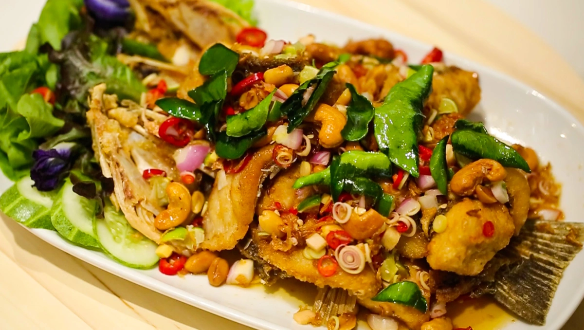 พิสูจน์ความอร่อยแซ่บอาหารไทย-อีสานจานโปรดที่ถูกใจทั้งคนไทยและต่างชาติ @Have a ซี๊ดดด