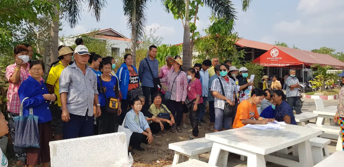 สุดทน!ชาวบ้านฮือเดือดร้อนหนักจากกลิ่นไฟไหม้บ่อขยะเทศบาล