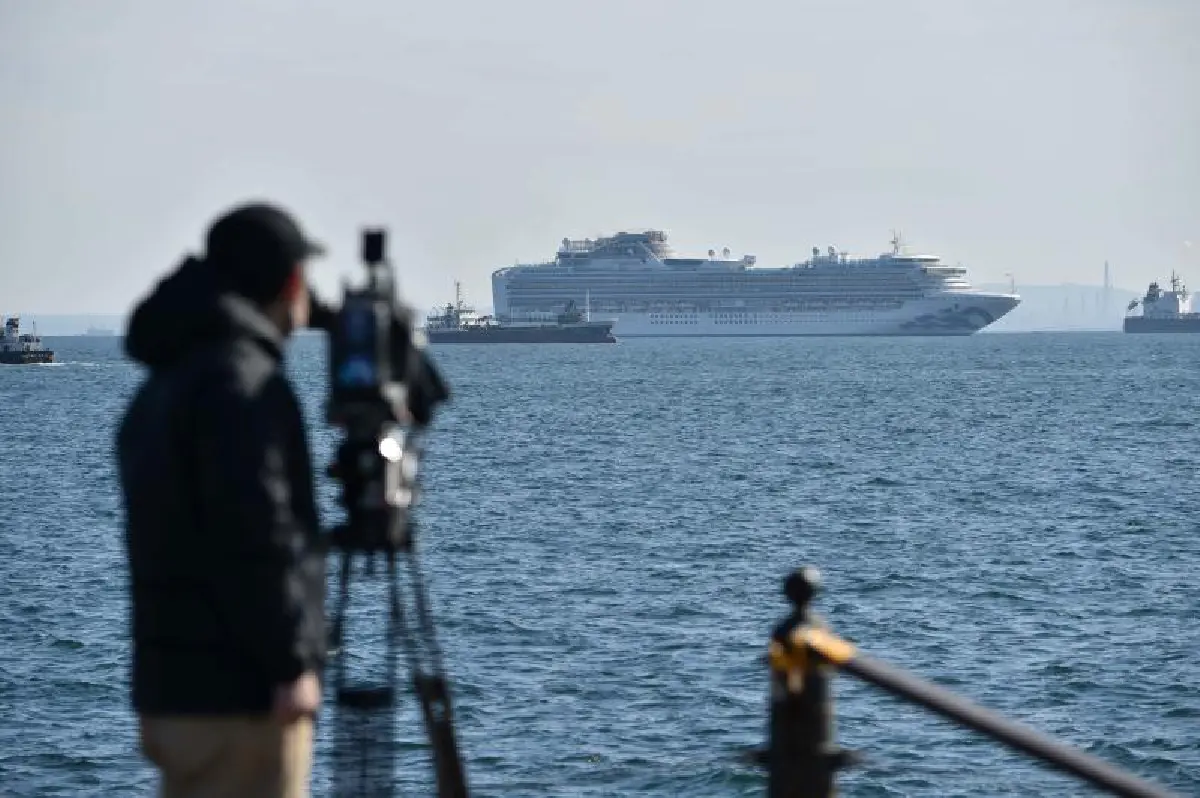 ญี่ปุ่นพบผู้โดยสารเรือสำราญติดโคโรนาอย่างน้อย 10 คน สั่งกักโรคคนบนเรือทันที 14 วัน