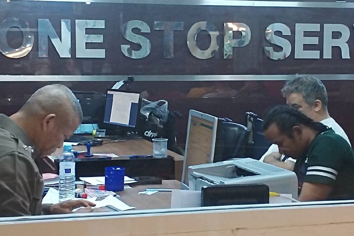 ชายหาดพัทยาไม่ปลอดภัย ! หนุ่มแคนาดาพิการถูกล้วงกระเป๋าสูญเงิน50,000บาท