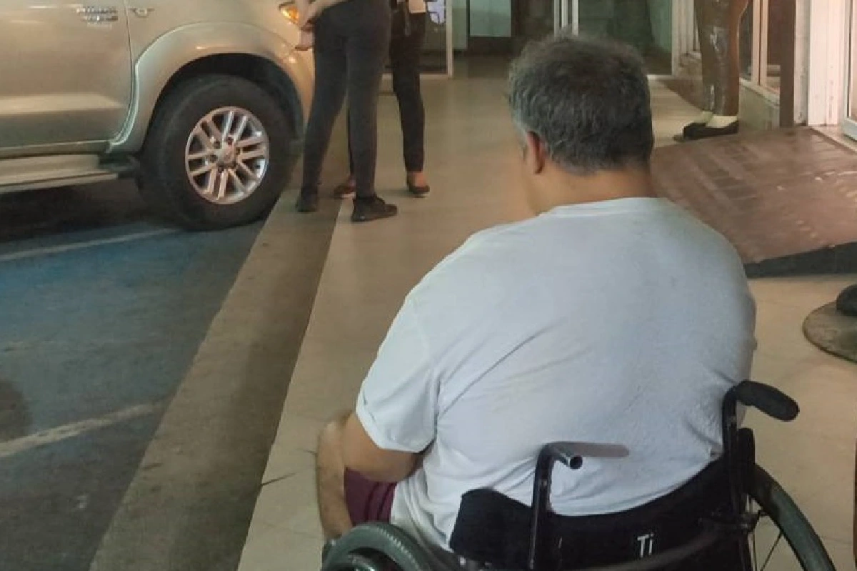 ชายหาดพัทยาไม่ปลอดภัย ! หนุ่มแคนาดาพิการถูกล้วงกระเป๋าสูญเงิน50,000บาท