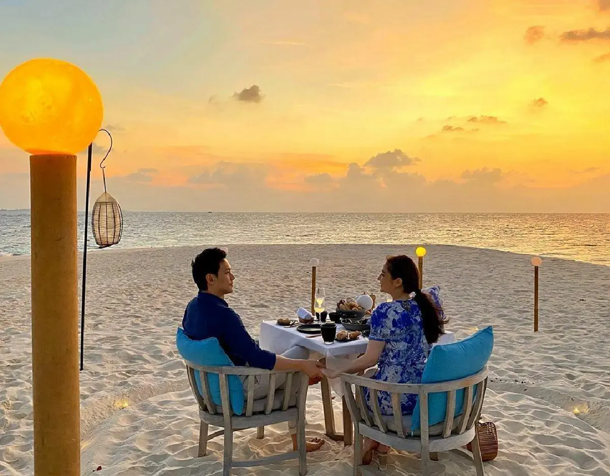 นาตาลี เจียรวนนท์ นุ่งชุดว่ายน้ำลายเสือเซ็กซี่ โพสท่ายากริมทะเลมัลดีฟส์