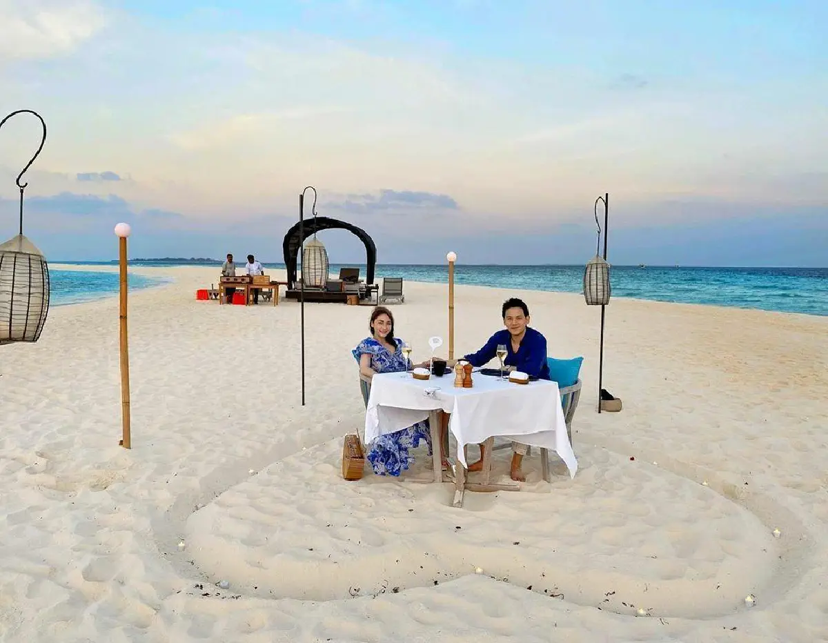 นาตาลี เจียรวนนท์ นุ่งชุดว่ายน้ำลายเสือเซ็กซี่ โพสท่ายากริมทะเลมัลดีฟส์