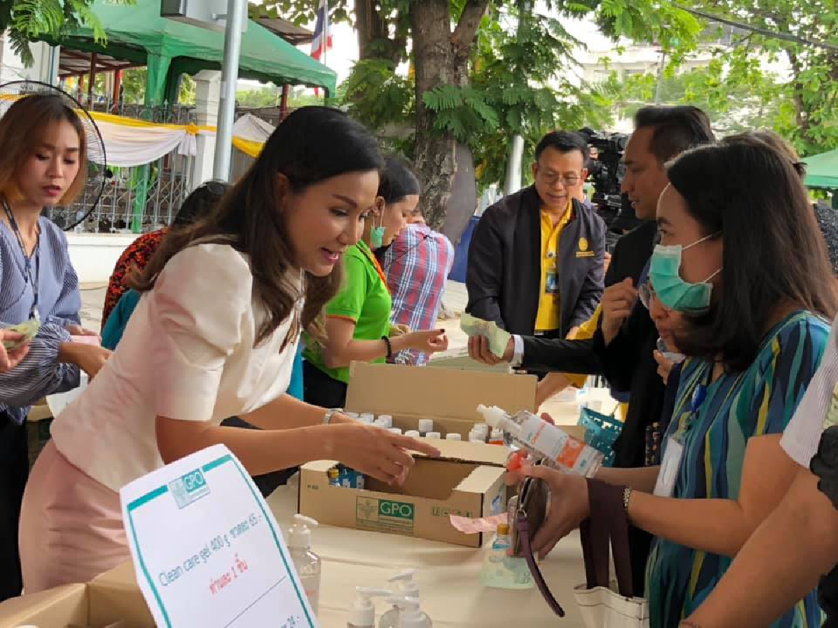 รัฐบาล แจงเหตุที่ต้องเปิดขายหน้ากาก-เจลล้างมือราคาถูก รัฐบาล แจงเหตุที่ต้องเปิดขายหน้ากาก-เจลล้างมือราคาถูก