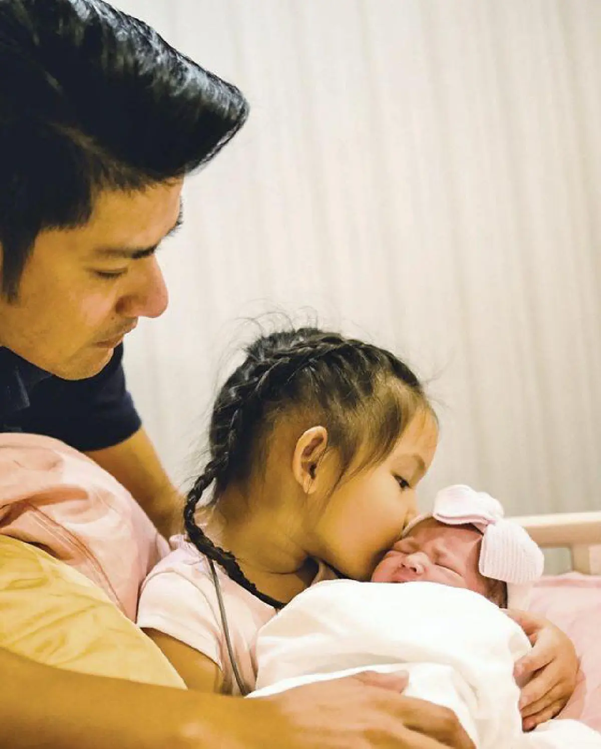 ส่องชีวิตแม่ลูกสอง แอน อลิชา เลี้ยงลูกพร้อมกับเป็นมือจับจิ้งจกประจำบ้าน