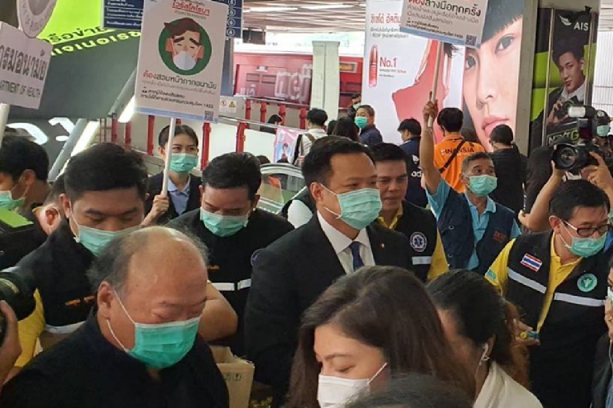 อนุทินแจงปมดรามาหน้ากาก ไม่โกรธถูกด่าหยาบ ลั่นไม่มีวันขออภัยต่างชาติคนนั้น อนุทินแจงปมดรามาหน้ากาก ไม่โกรธถูกด่าหยาบ ลั่นไม่มีวันขออภัยต่างชาติคนนั้น