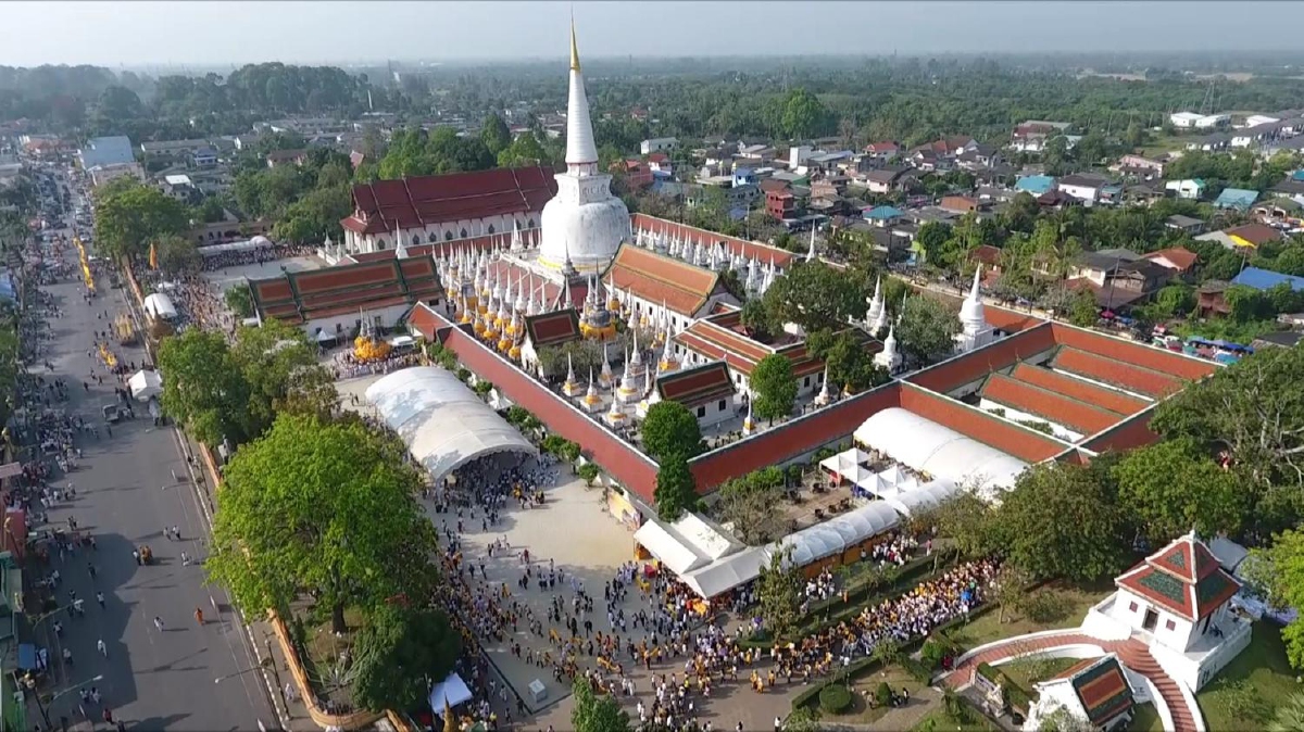 ส่องประเพณีแห่ผ้าขึ้นพระธาตุเมืองนคร คนเรือนแสนร่วมสักการะวันมาฆบูชา ส่องประเพณีแห่ผ้าขึ้นพระธาตุเมืองนคร คนเรือนแสนร่วมสักการะวันมาฆบูชา