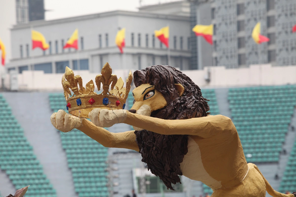 ขบวนพาเหรดล้อการเมือง งานบอลประเพณี จุฬา-ธรรมศาสตร์ครั้งที่74