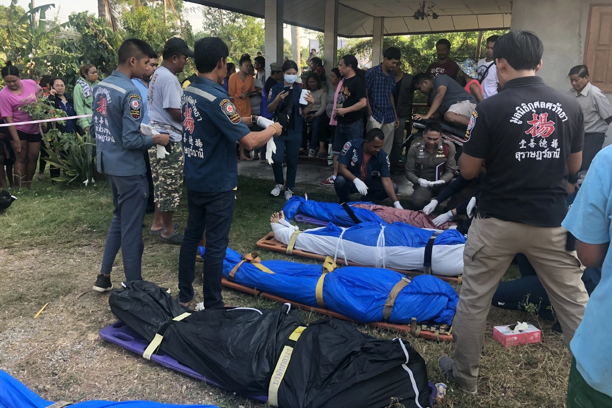 กลับจากทำบุญวันมาฆบูชา ชนประสานงา ตายยกครัว5ศพ