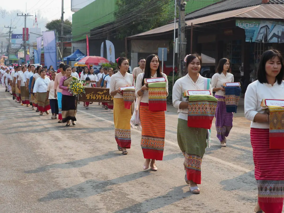 โชว์"ผ้าตีนจก"ภูมิปัญญาท้องถิ่นแม่แจ่มสืบทอดมาจากบรรพบุรุษนับ 100 ปี