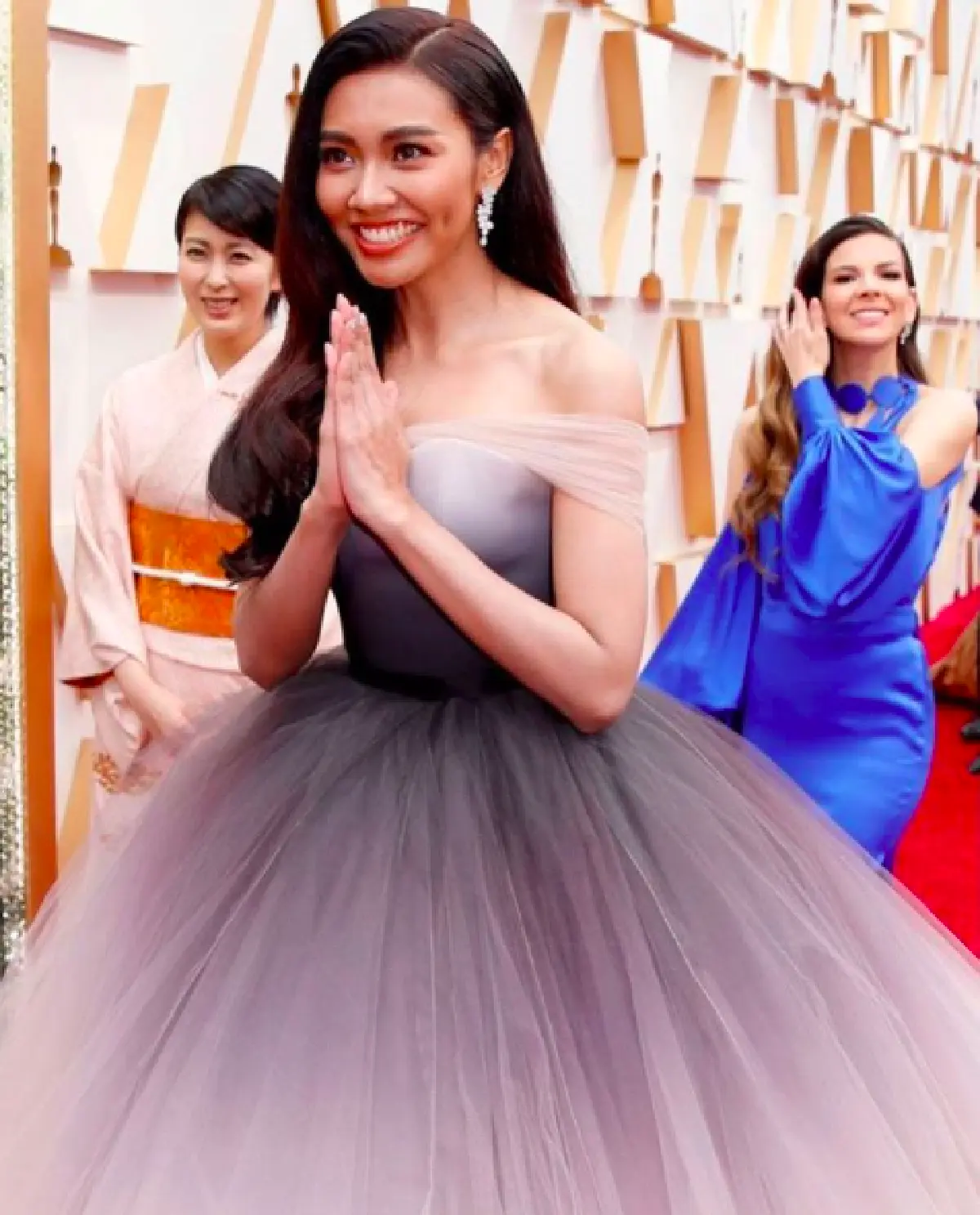 “แก้ม วิชญาณี” อวดโฉมงานใหญ่ระดับโลก แถมยังเป็นหญิงไทยคนแรกที่ได้ขึ้นร้องเพลง