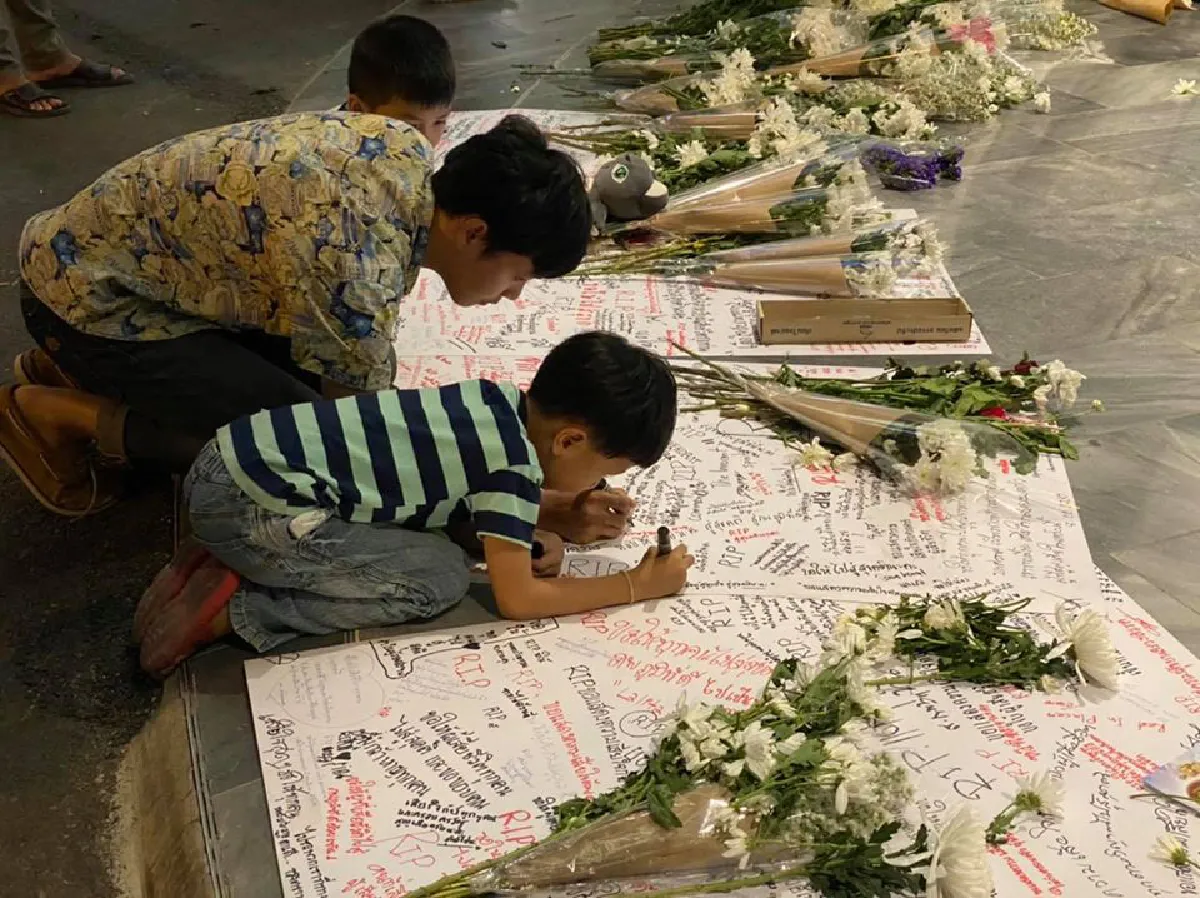 โคราชทำบุญใหญ่ตักบาตรพระสงฆ์ 1 หมื่นรูปพร้อม Big cleaning Day ทั้งเมือง