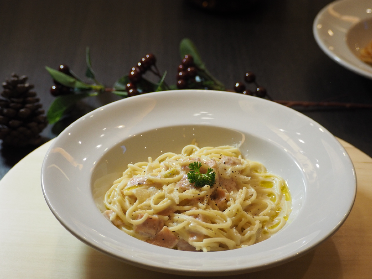 Bake Brothers กาแฟดี เบเกอรีโดน ในคาเฟ่สุดอบอุ่น