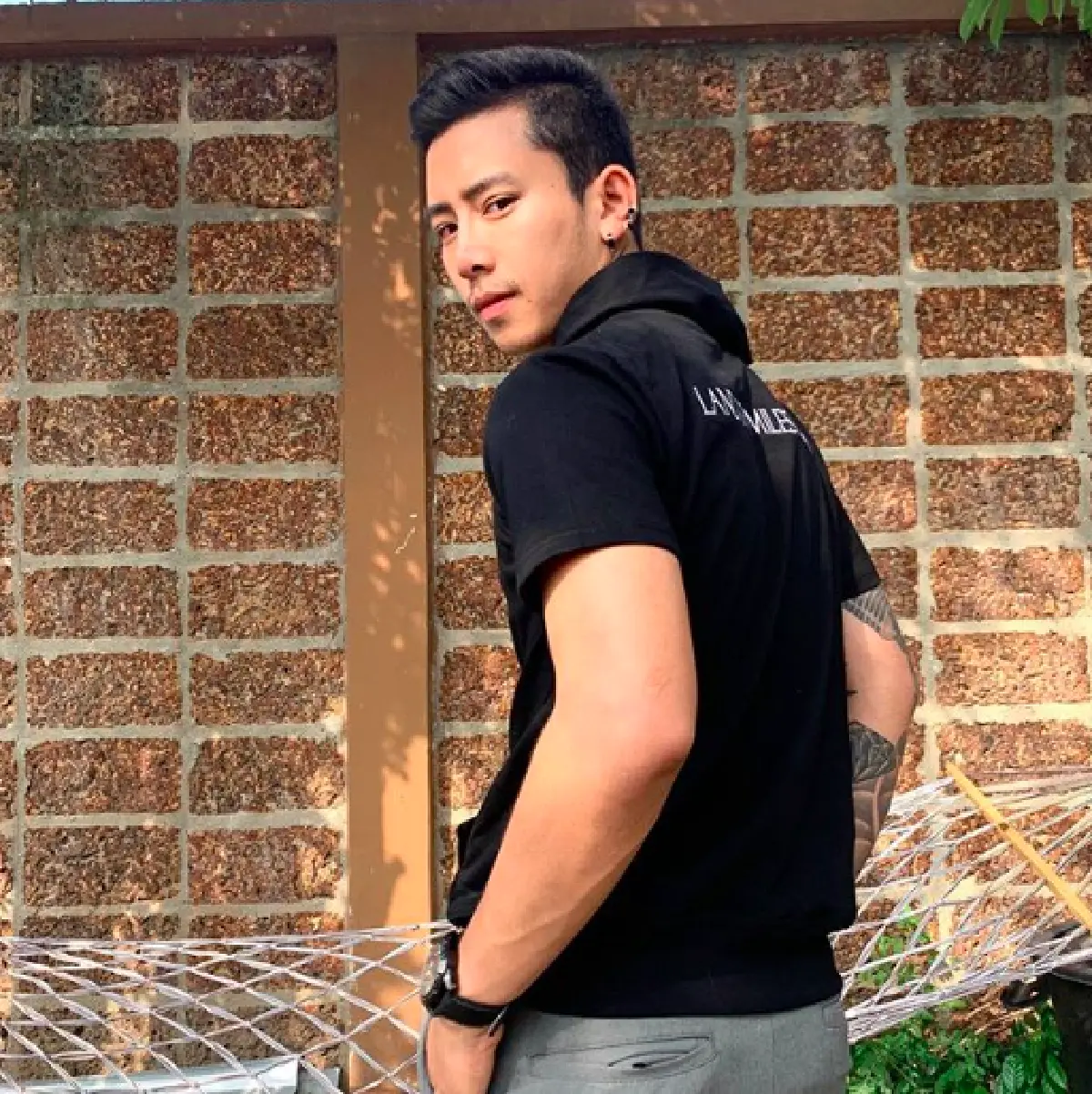 “เบิ้ล ปทุมราช"  ใจหายใจคว่ำ ถูกดึงตกจากเวทีคอนเสิร์ต 